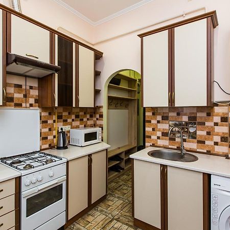 Квартира Подобово В Центрі На Вулиця Скорика 25 Колишня Чайковського Біля Філармонії ลวีฟ ภายนอก รูปภาพ